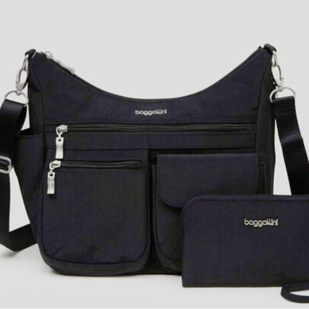 Baggallini Everywhere Bag. Black crossbody.